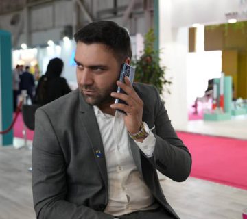 مخالفت با مدیر خود