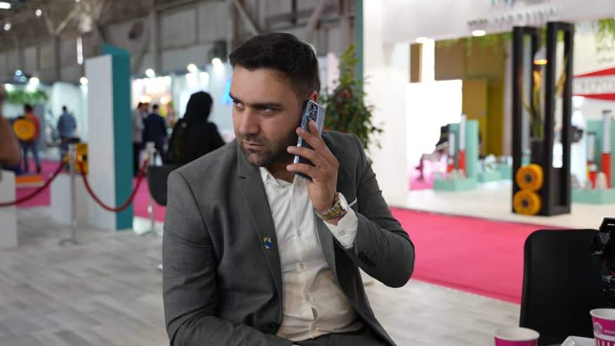 مخالفت با مدیر خود